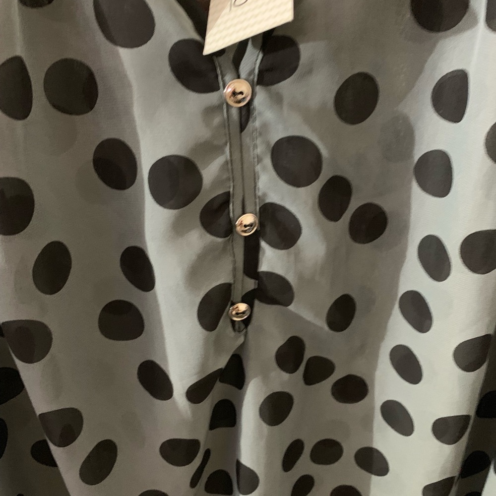Cute blouse - Picture 3 of 3